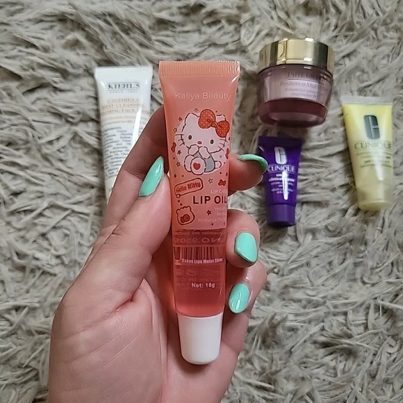 Beauty Bundle Estee Lauder Clinique Kiehls Lip Oil Hello Kitty Skin Face Lips ✨️